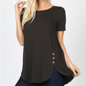 PREMIUM SHORT SLEEVE BUTTON DOLPHIN HEM TOP